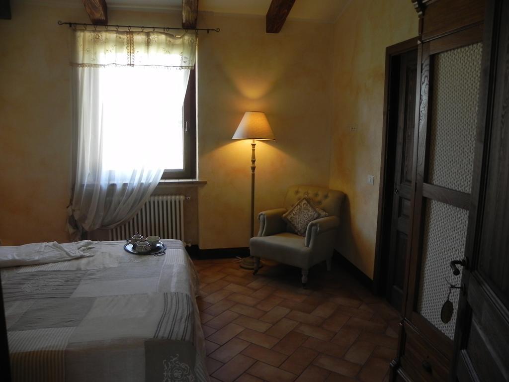 Agriturismo Sugheretello Semproniano Zimmer foto